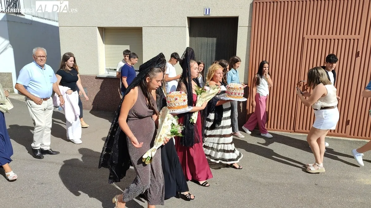 Dos años después, Encinasola volvió a contar con madrinas en sus fiestas en honor a la Virgen de las Candelas / CORRAL