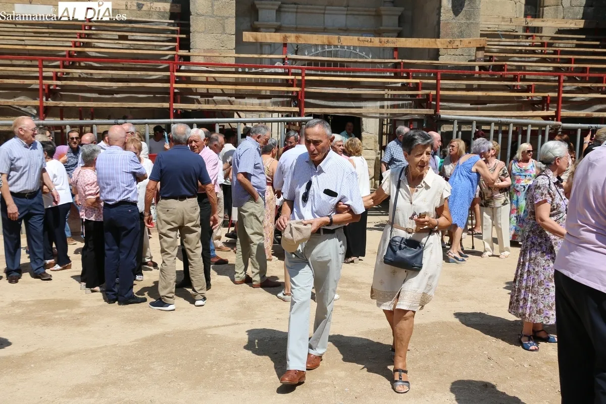 Los actos en honor a San Bartolomé, en Aldeadávila de la Ribera, contaron con numeroso público / CORRAL