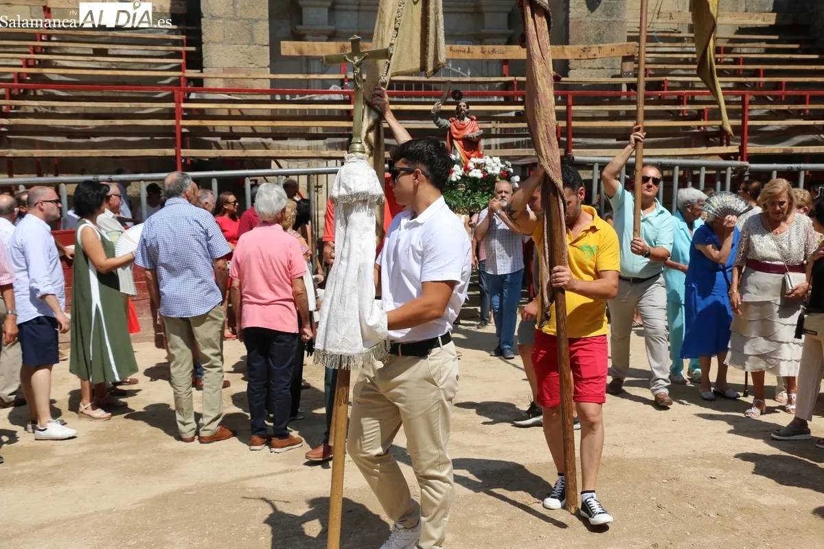 Los actos en honor a San Bartolomé, en Aldeadávila de la Ribera, contaron con numeroso público / CORRAL