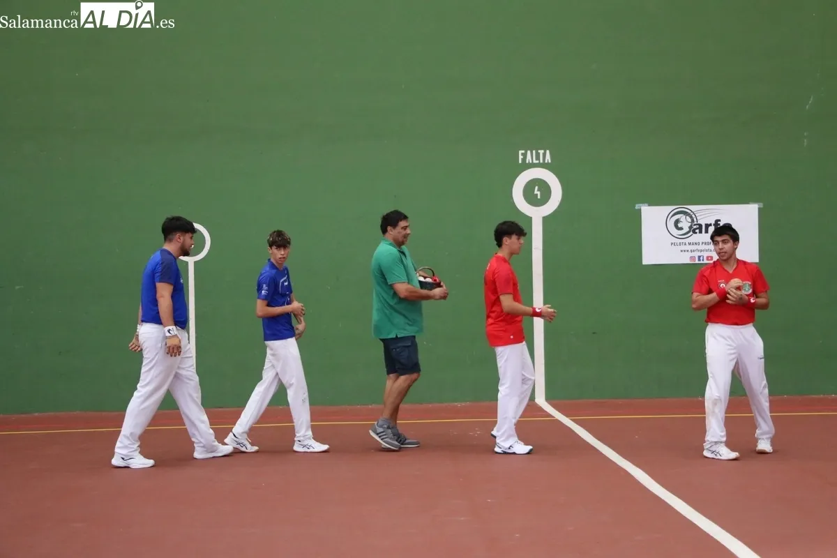 Excelentes partidos de pelota a mano en Sardón de los Frailes para despedir las fiestas de verano / CORRAL