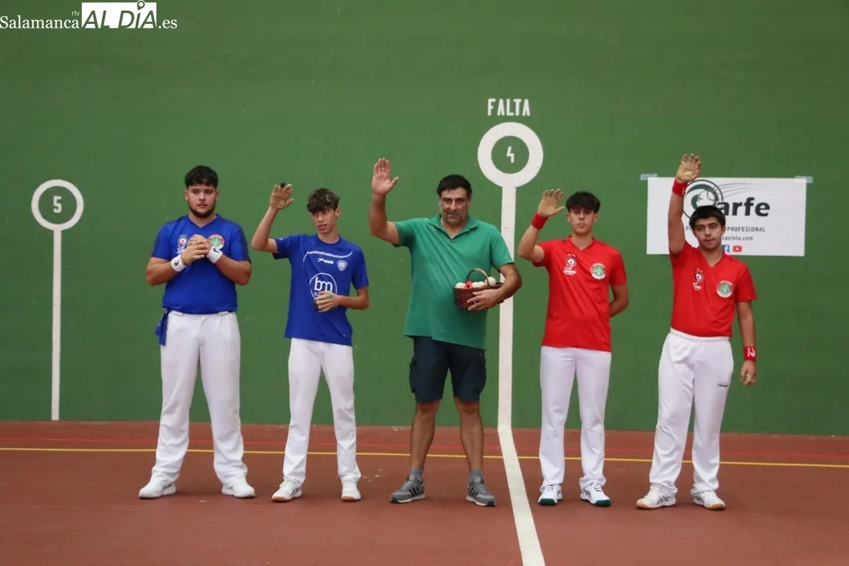 Excelentes partidos de pelota a mano en Sardón de los Frailes para despedir las fiestas de verano / CORRAL