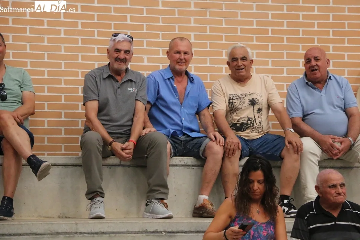 Excelentes partidos de pelota a mano en Sardón de los Frailes para despedir las fiestas de verano / CORRAL