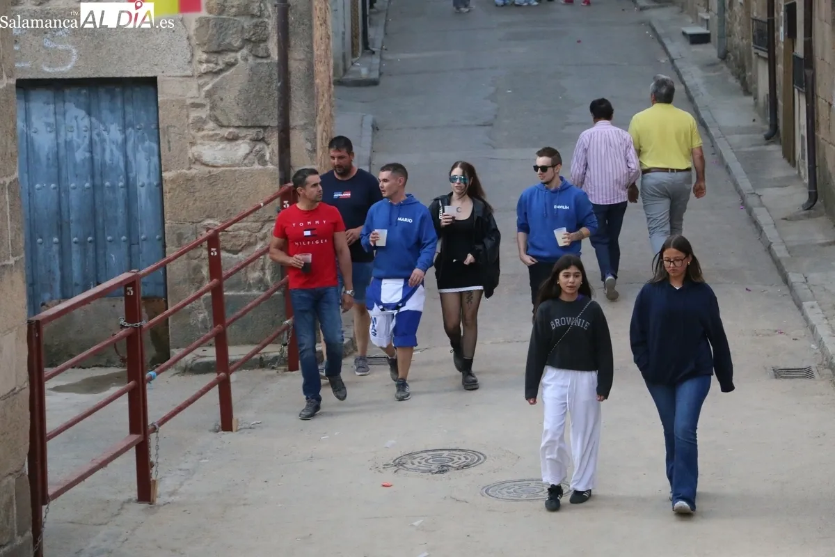 Encierro de Rollanejo, primero de las fiestas de Aldeadávila 2025 / CORRAL 