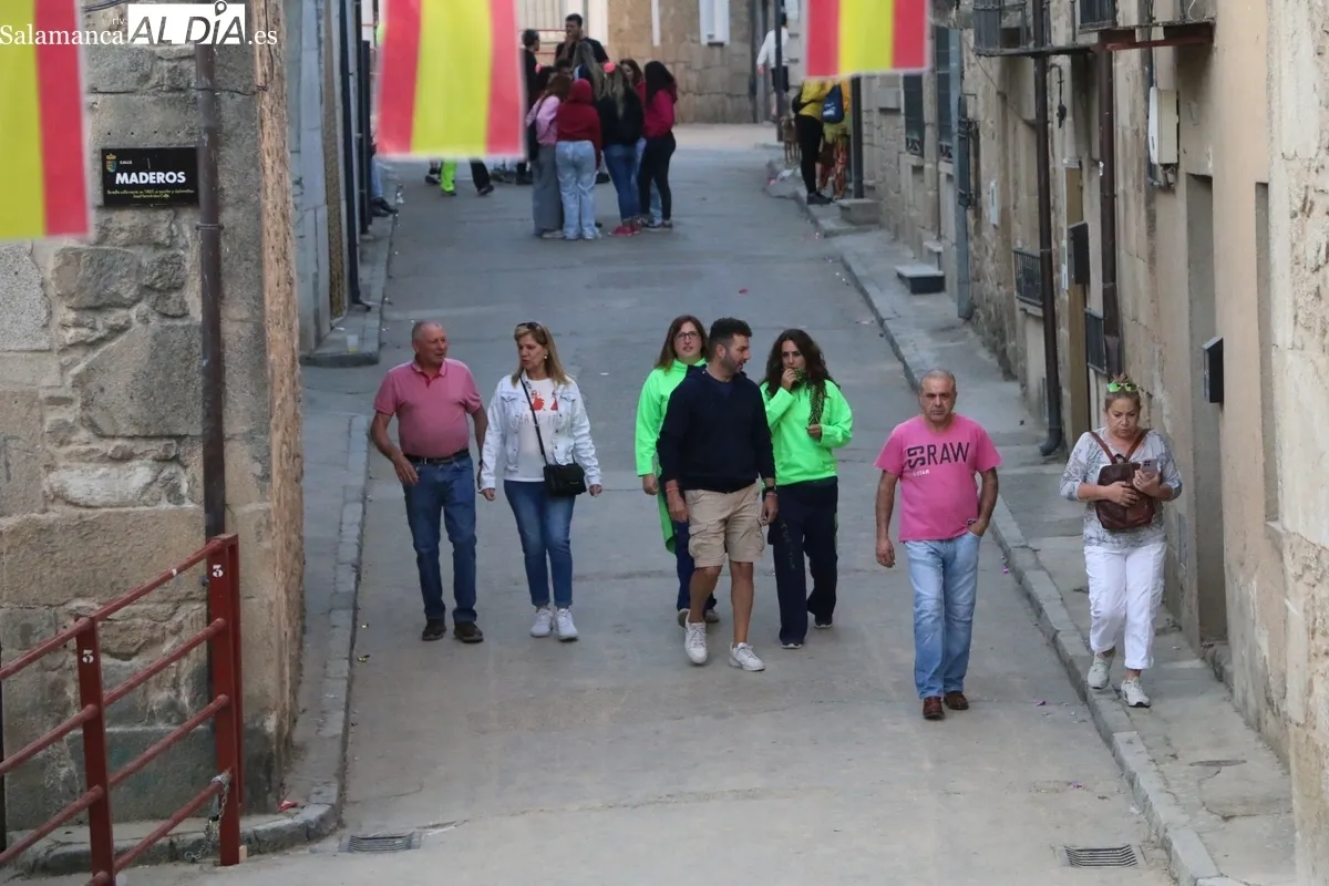 Encierro de Rollanejo, primero de las fiestas de Aldeadávila 2025 / CORRAL 