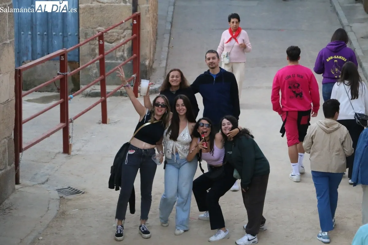 Encierro de Rollanejo, primero de las fiestas de Aldeadávila 2025 / CORRAL 
