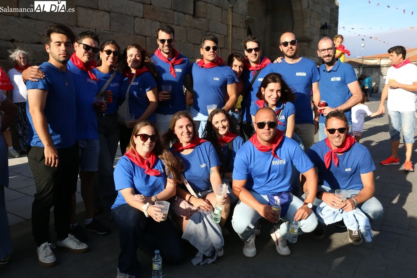 La peña S/N enciende la mecha de las fiestas en Pereña de la Ribera con un pregón salido del corazón / CORRAL 