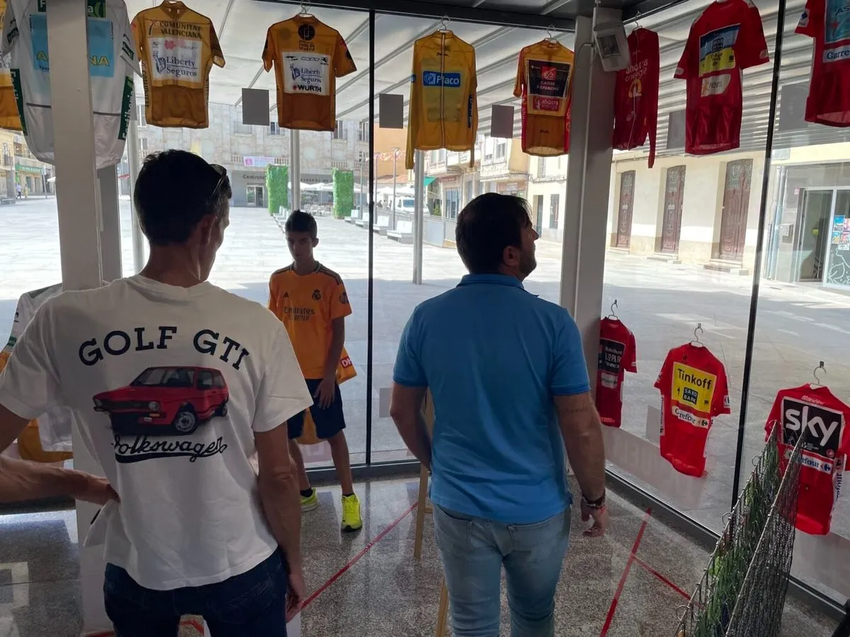 Inauguración de la exposición ‘Maillot La Vuelta’ en Guijuelo