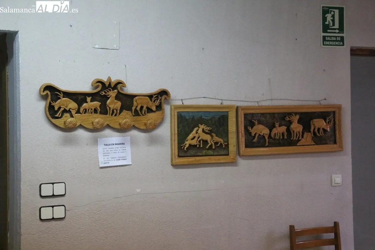 Exposición de talla en madera de Julián Vicente en la 2ª planta de la Casa Consistorial de Pereña / CORRAL