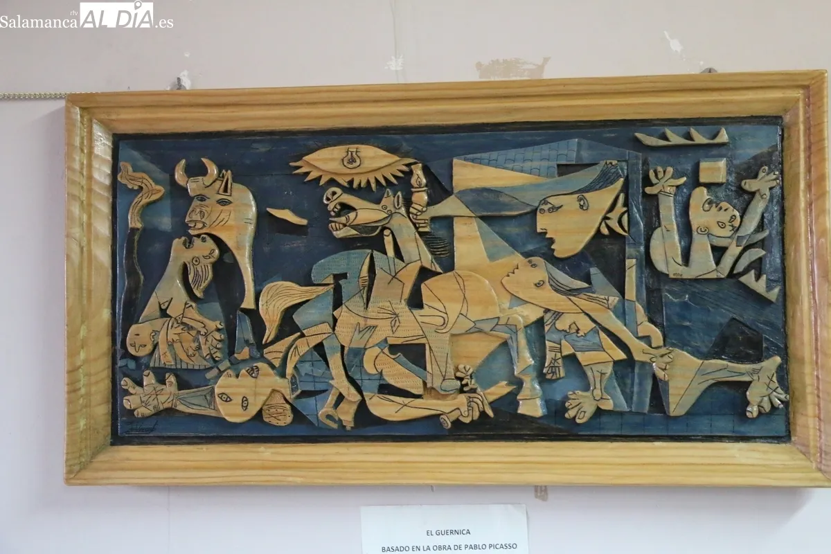 Exposición de talla en madera de Julián Vicente en la 2ª planta de la Casa Consistorial de Pereña / CORRAL