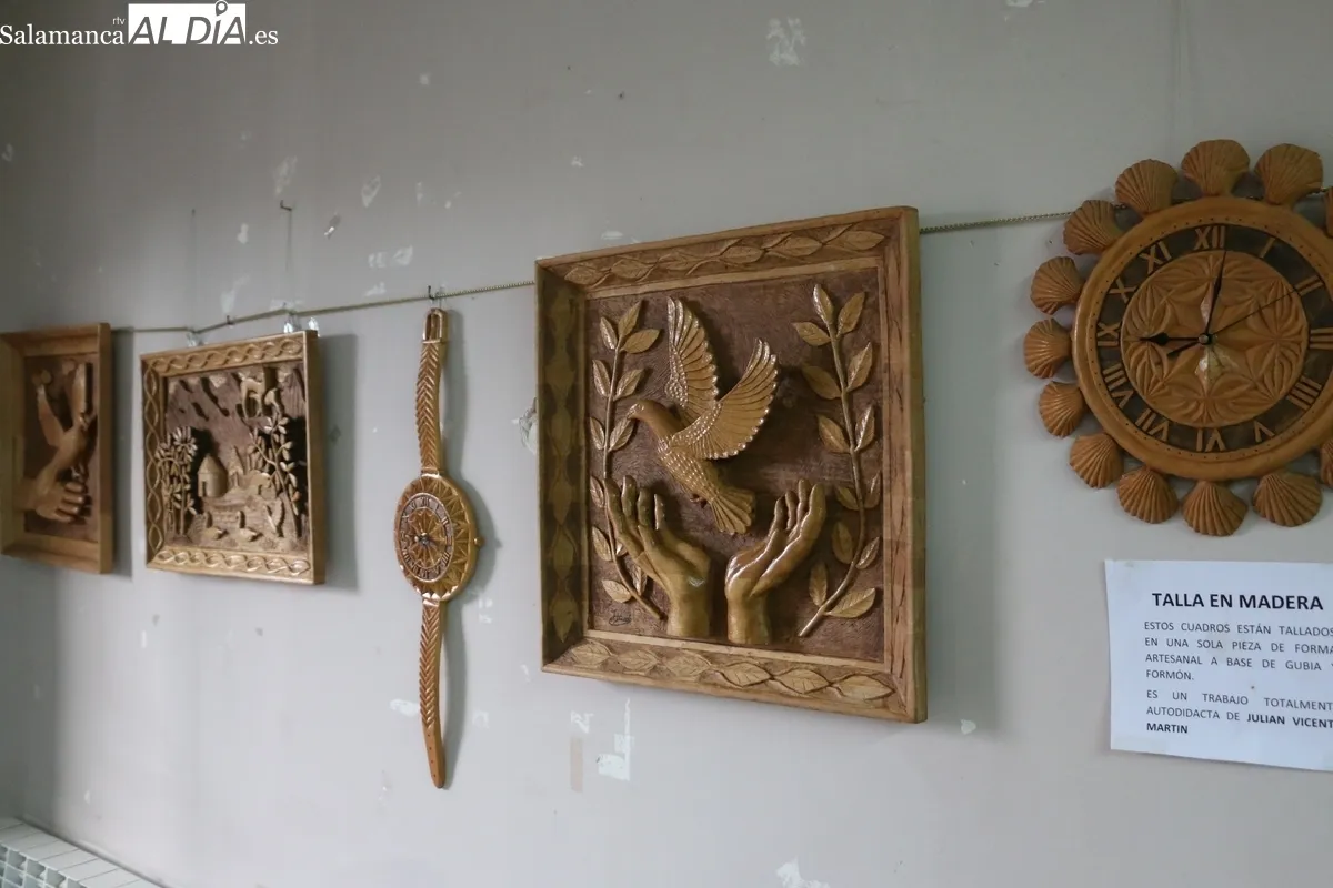 Exposición de talla en madera de Julián Vicente en la 2ª planta de la Casa Consistorial de Pereña / CORRAL