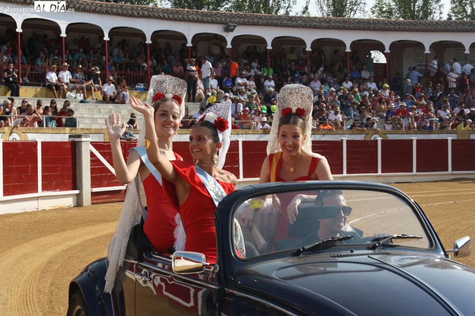 Foto 4 - Ismael Mart&iacute;n corta un rabo en Pe&ntilde;aranda a un toro de vuelta al ruedo en una brillante corrida mixta de las fiestas