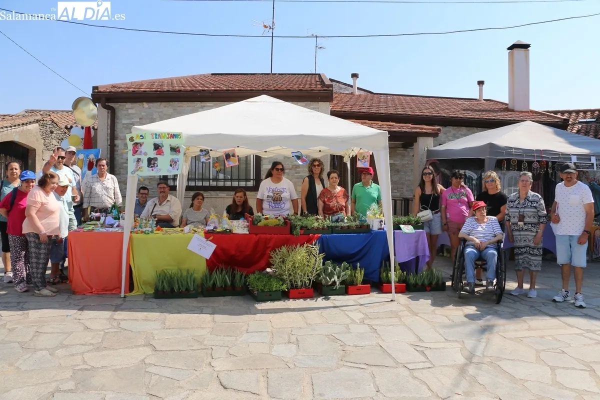 Nuevo éxito de la feria de Peralejos de Abajo, esta edición con 32 expositores y con productos de gran calidad / CORRAL