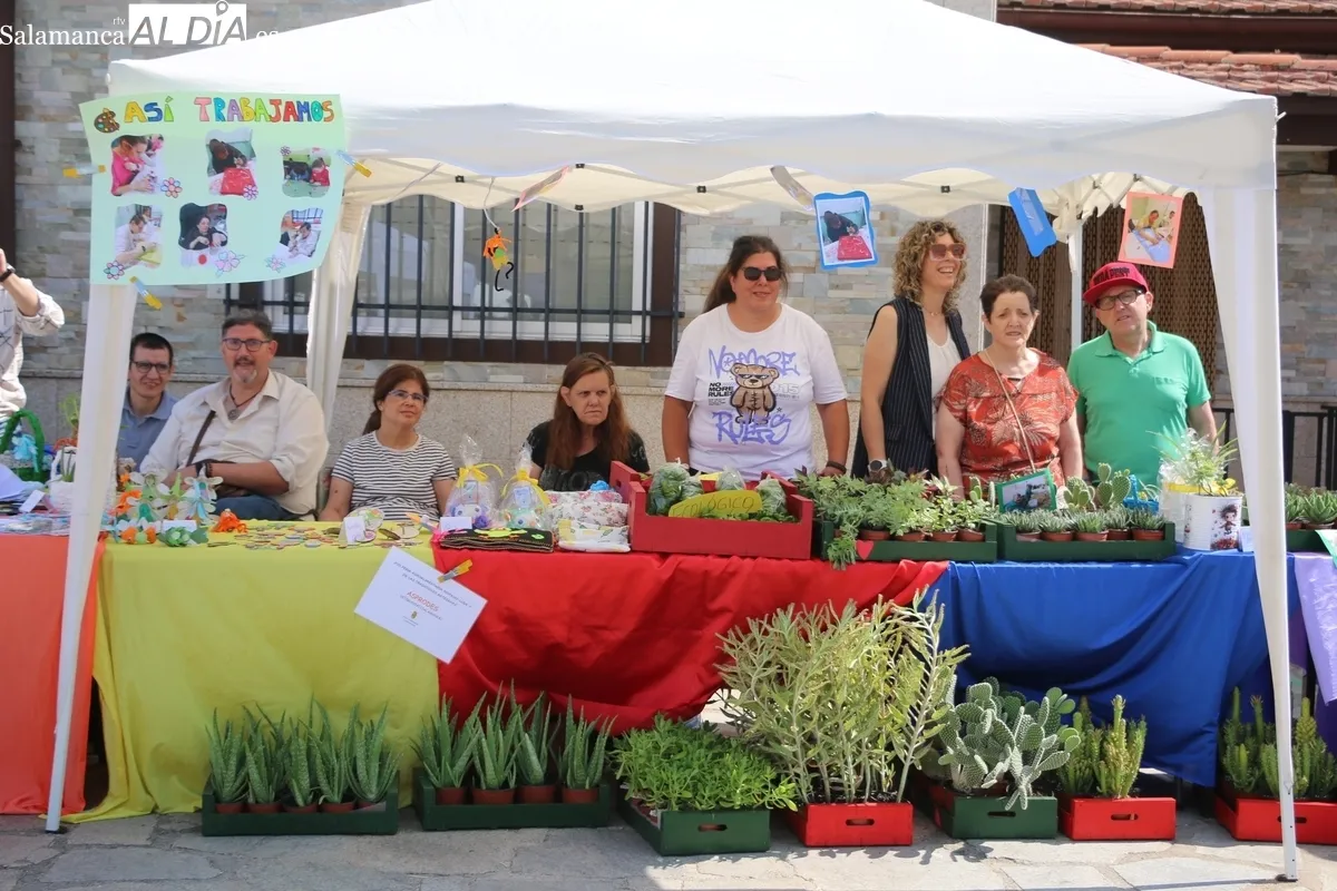 Nuevo éxito de la feria de Peralejos de Abajo, esta edición con 32 expositores y con productos de gran calidad / CORRAL