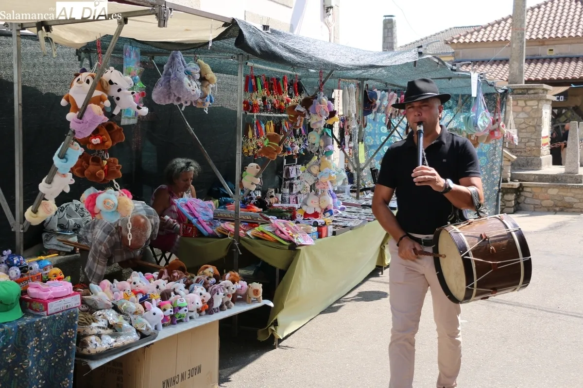 Nuevo éxito de la feria de Peralejos de Abajo, esta edición con 32 expositores y con productos de gran calidad / CORRAL