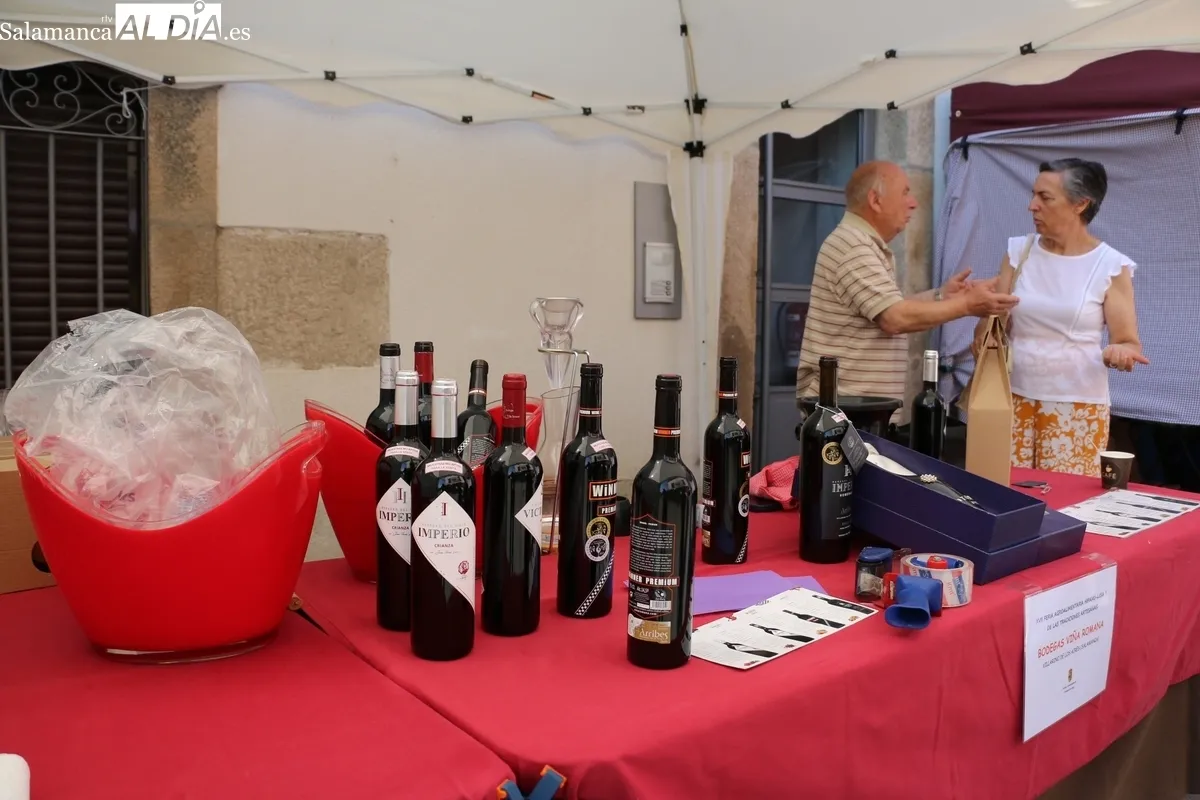 Nuevo éxito de la feria de Peralejos de Abajo, esta edición con 32 expositores y con productos de gran calidad / CORRAL