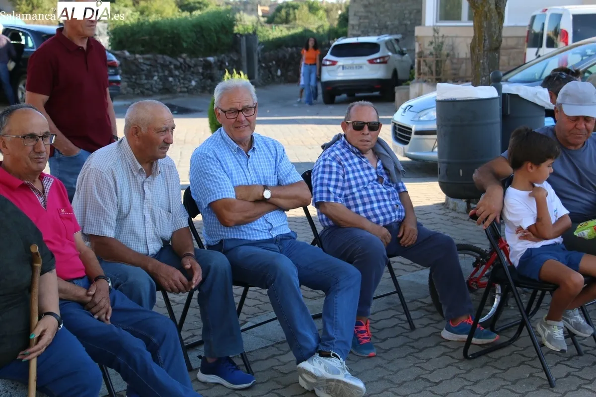 Vibrante partido de pelota en Encinasola de los Comendadores / CORRAL