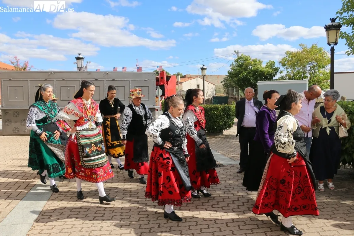 Dos años después, Encinasola volvió a contar con madrinas en sus fiestas en honor a la Virgen de las Candelas / CORRAL