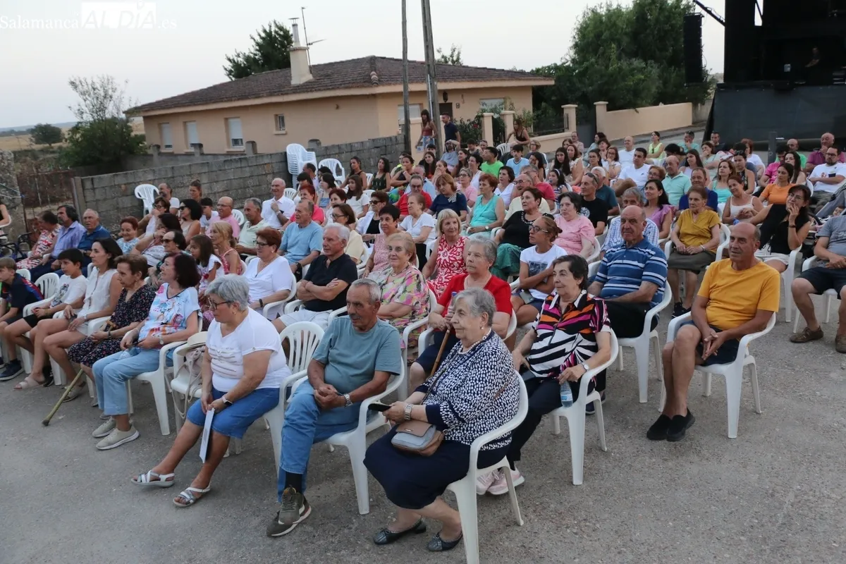 El público se ha reído con el sainete de José Cedena interpretado por el grupo de teatro de El Cubo de Don Sancho / CORRAL 