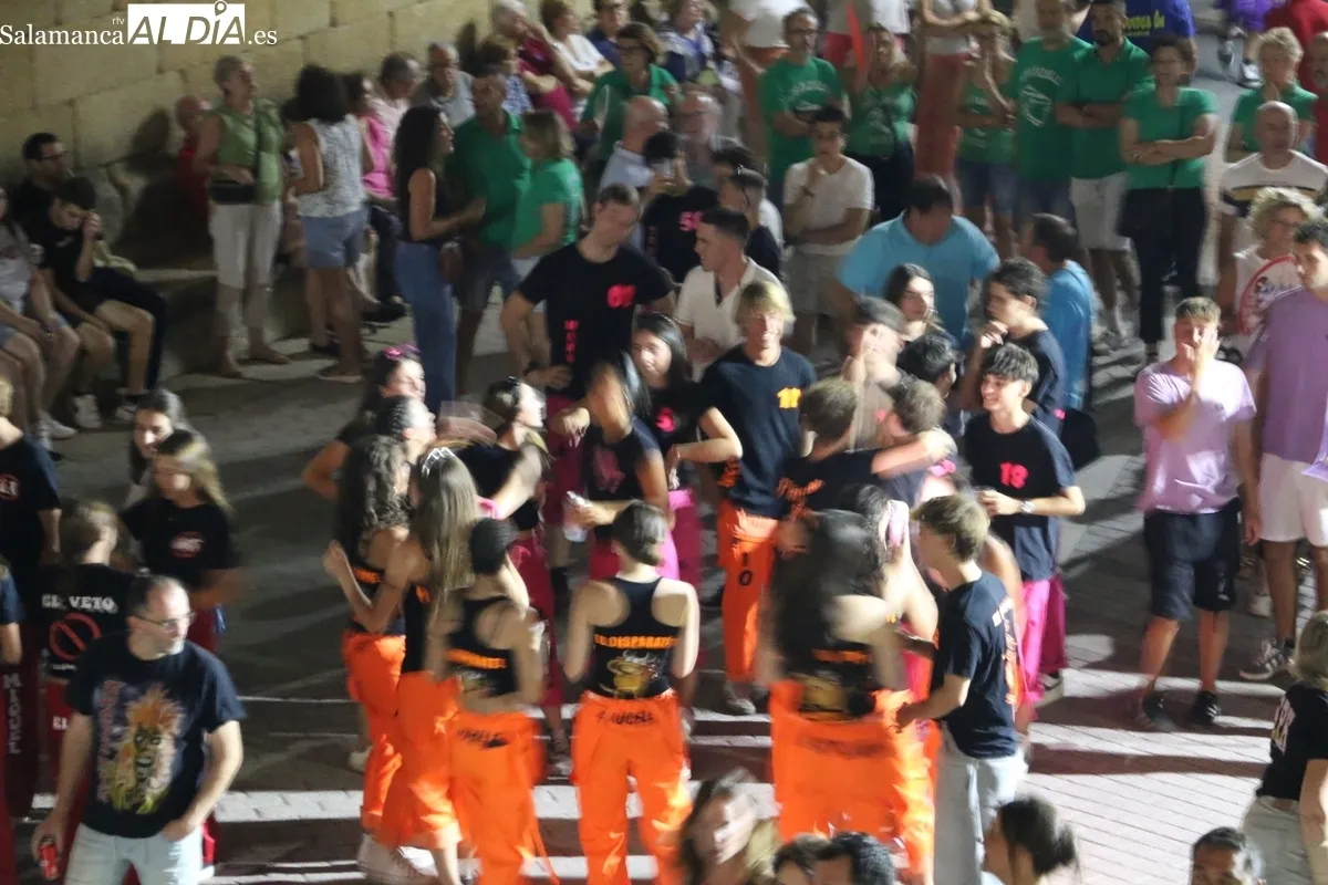 El periodista de Cuatro, Miguel Manso, da el pistoletazo de salida a las fiestas de Saucelle con un bonito pregón / CORRAL