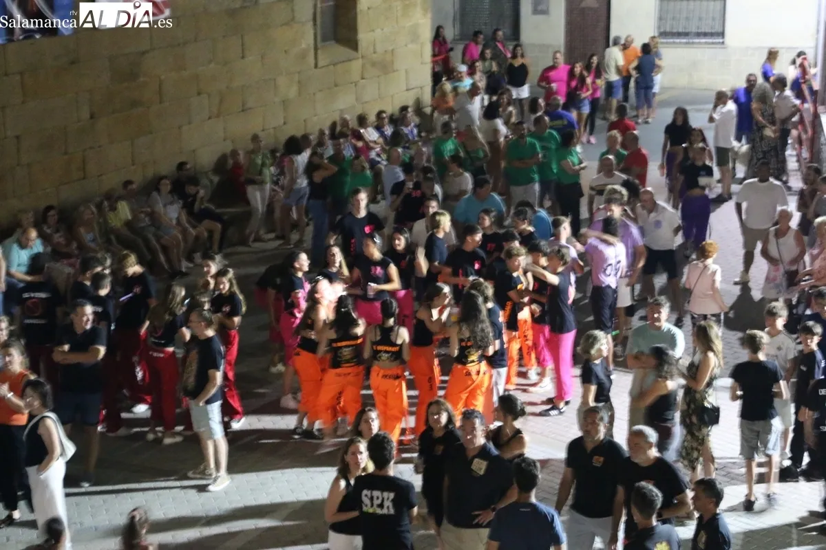El periodista de Cuatro, Miguel Manso, da el pistoletazo de salida a las fiestas de Saucelle con un bonito pregón / CORRAL