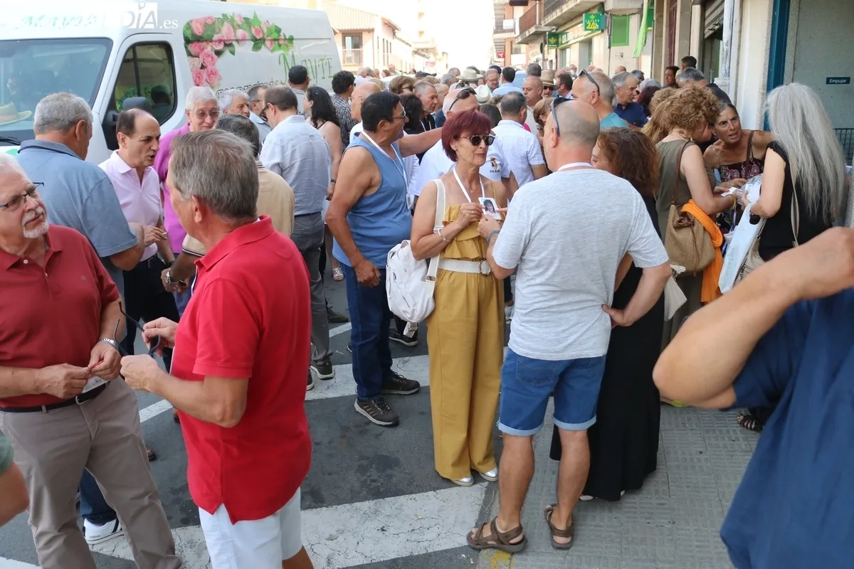 Emotivo encuentro de antiguos estudiantes de la residencia de Vitigudino por el 50 aniversario del centro / CORRAL