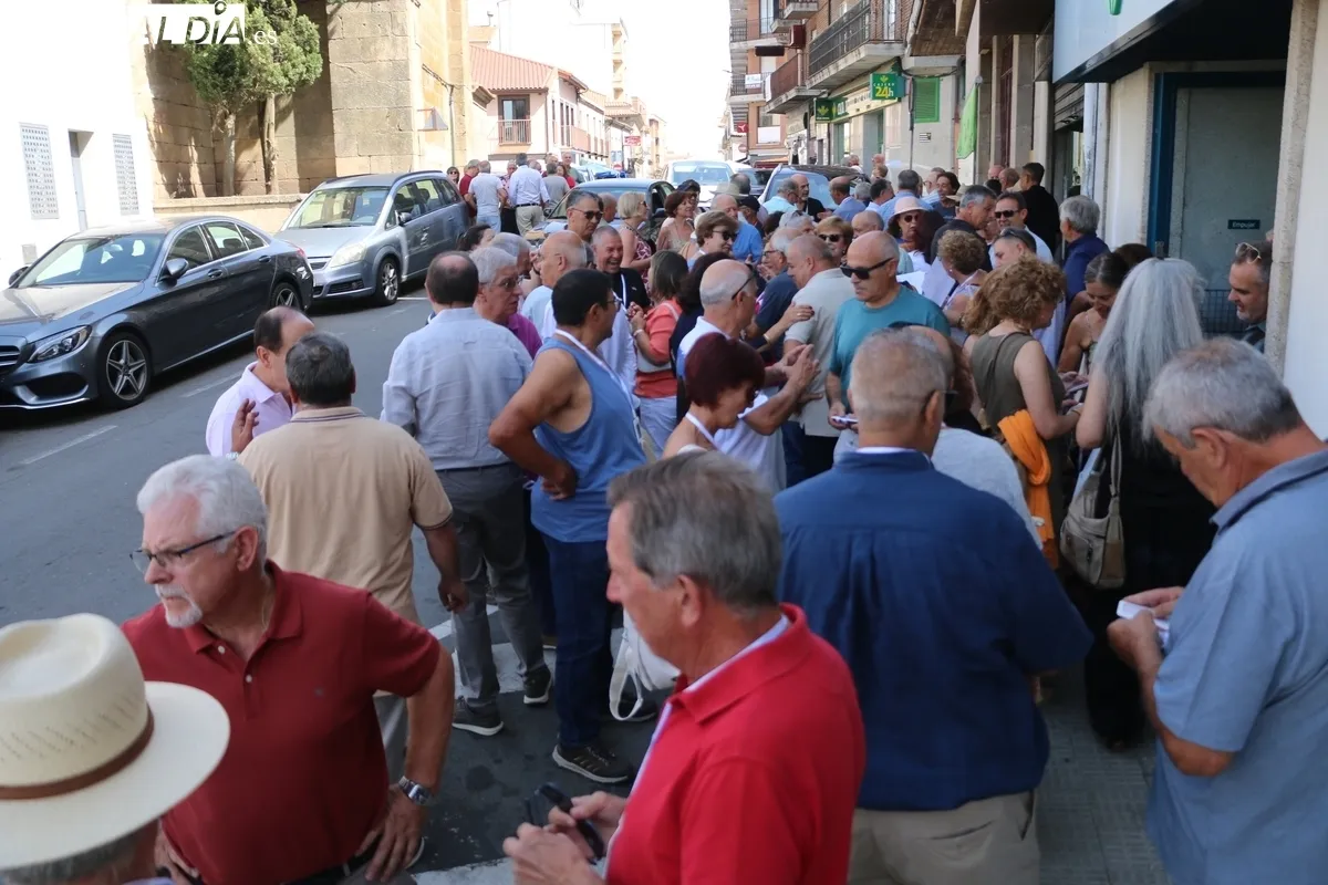 Emotivo encuentro de antiguos estudiantes de la residencia de Vitigudino por el 50 aniversario del centro / CORRAL