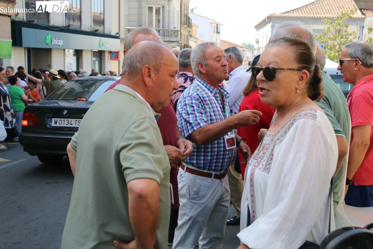 Emotivo encuentro de antiguos estudiantes de la residencia de Vitigudino por el 50 aniversario del centro / CORRAL