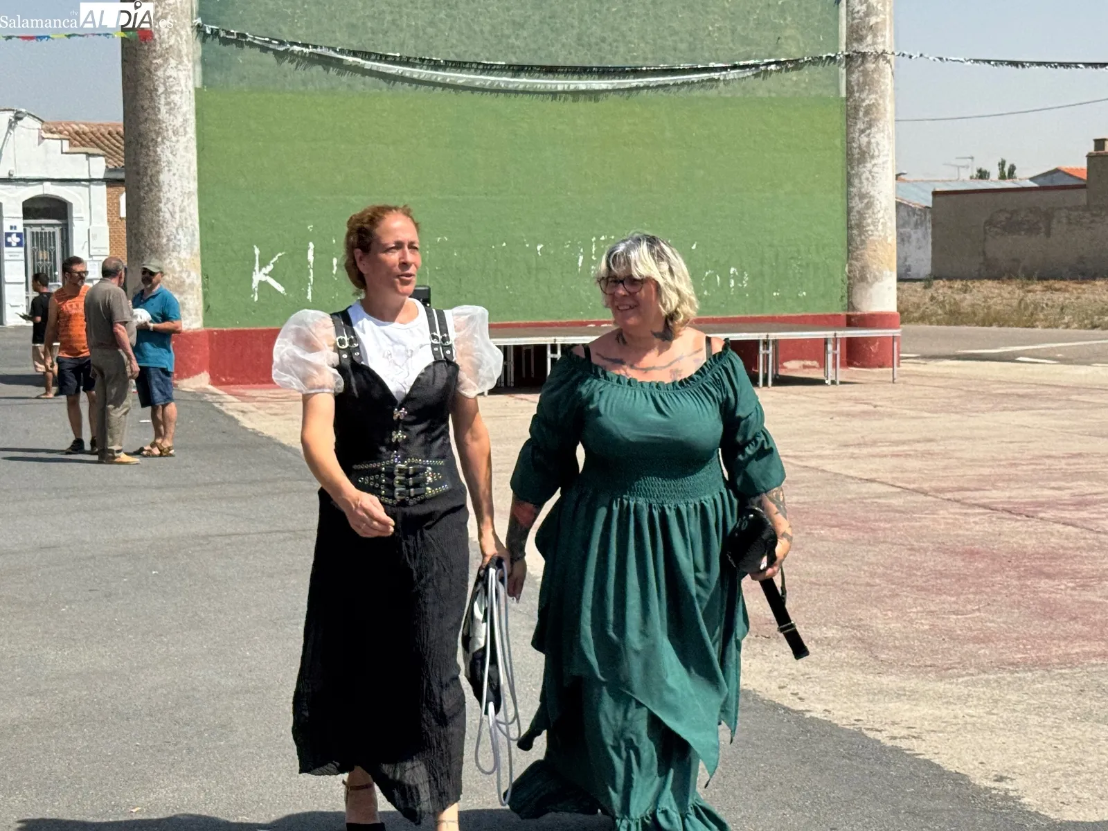 Foto 5 - Gran ambiente en la II Feria Medieval Artesana y Alimentaria de El Campo de Pe&ntilde;aranda