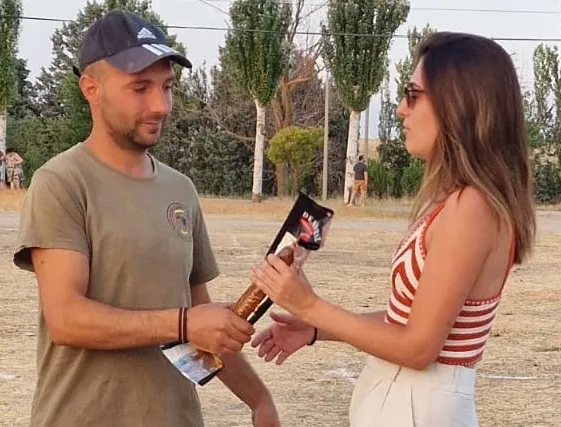 Foto 2 - Sabor, diversi&oacute;n y gran ambiente en los llamativos concursos de lanzamiento de azad&oacute;n y tortillas de patata en Cantaracillo
