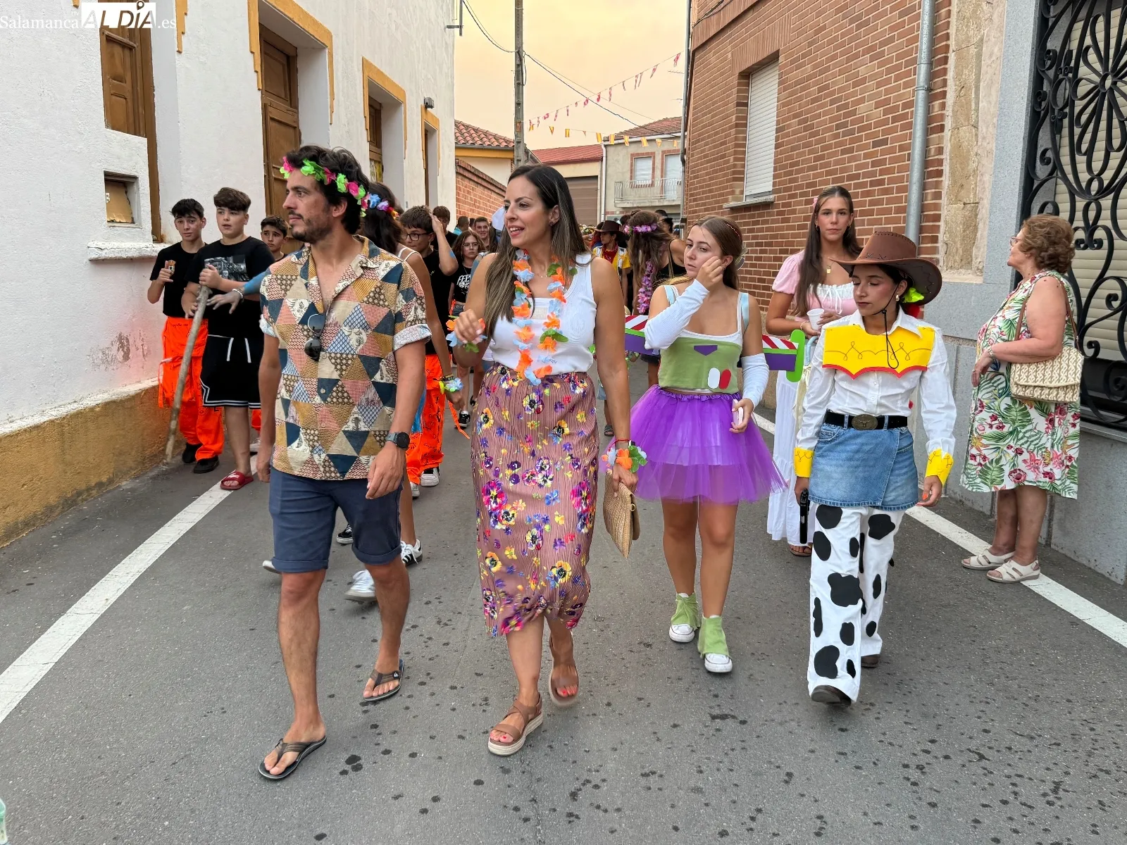 Desfile de peñas en Cantalpino