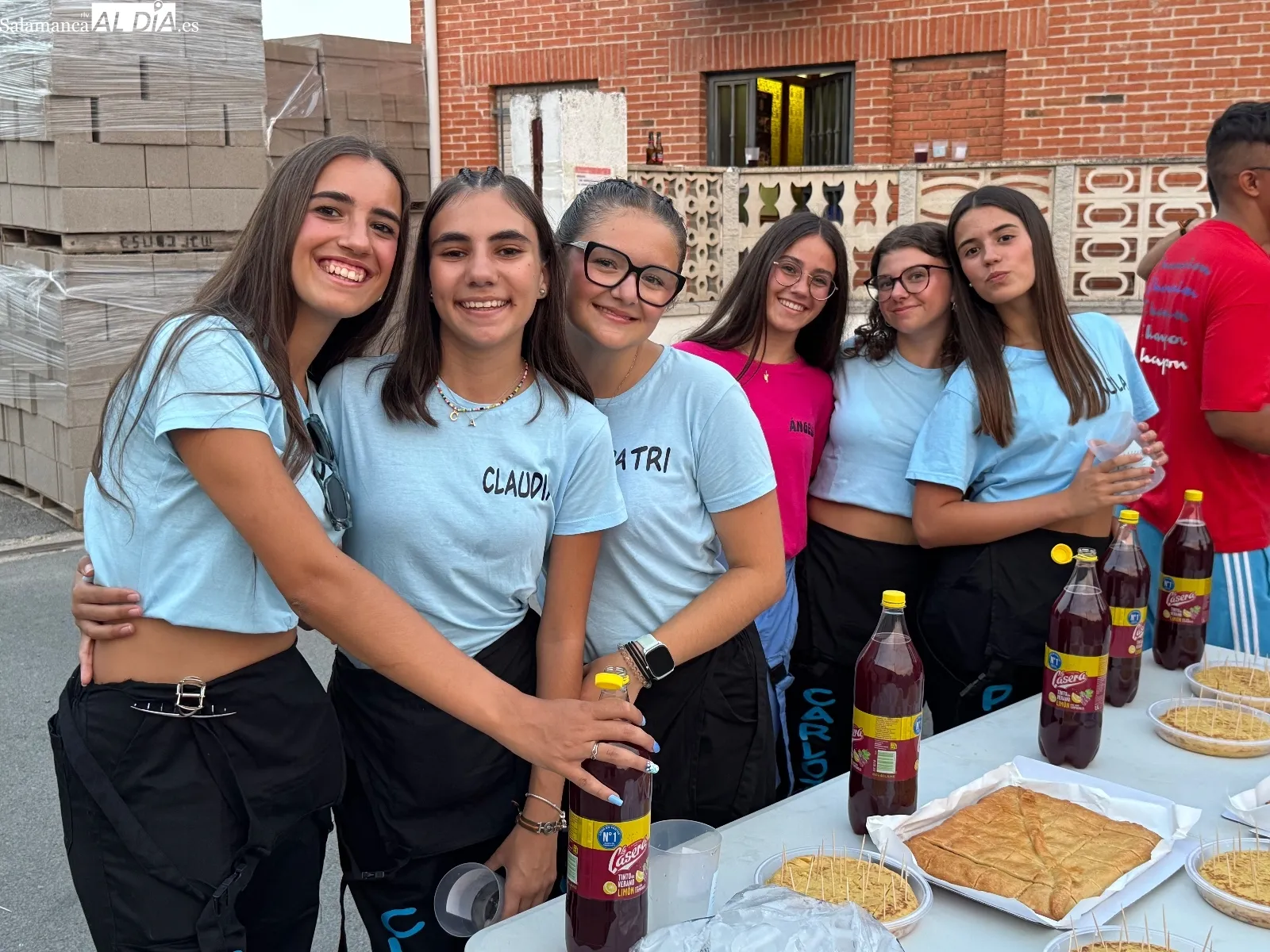 Desfile de peñas en Babilafuente