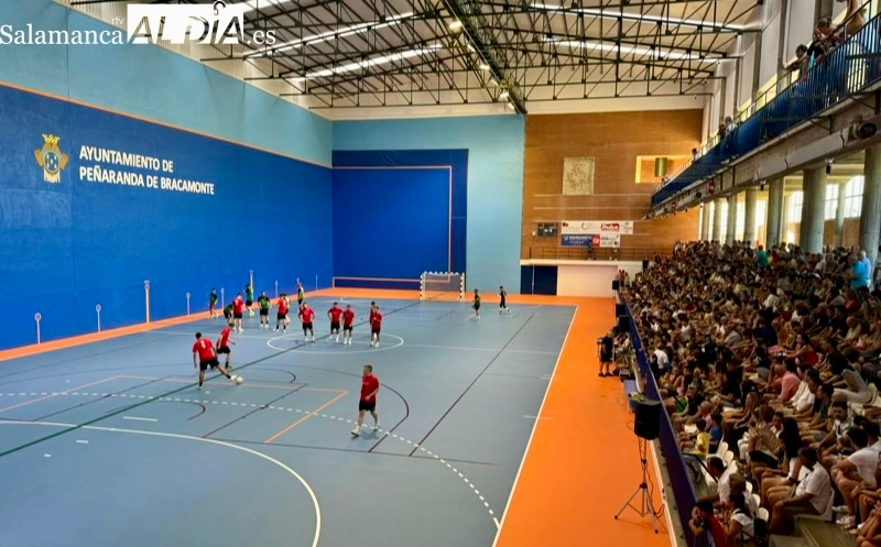 Un total de 27 equipos protagonizan el Torneo 32 Horas de Fútbol Sala