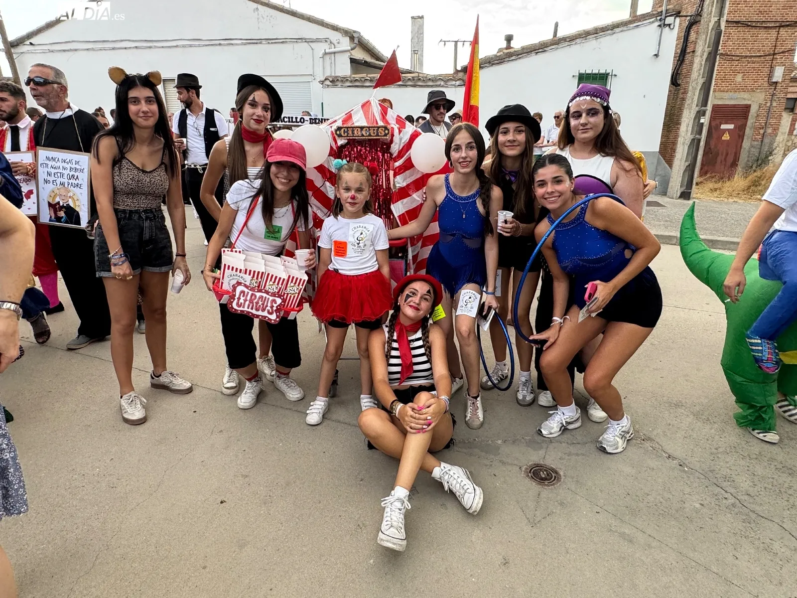 Desfile de peñas en Cantaracillo