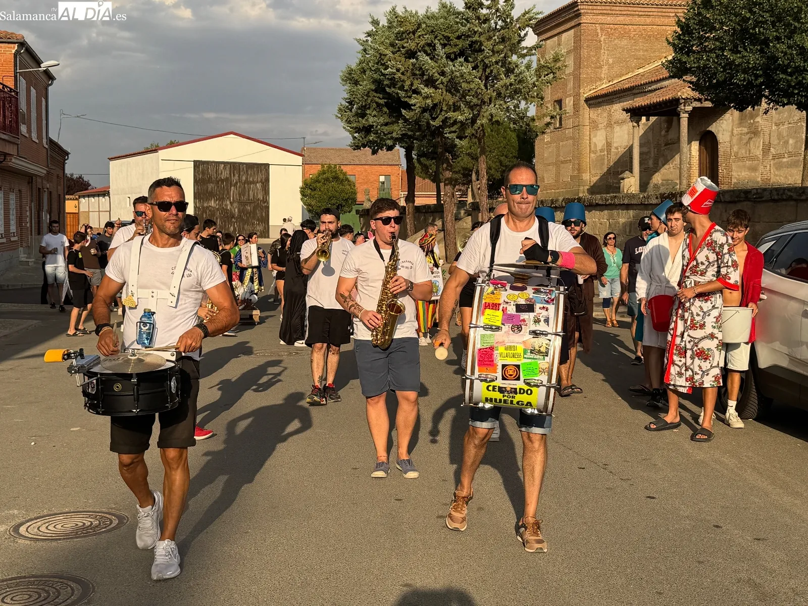 Desfile de peñas en Cantaracillo