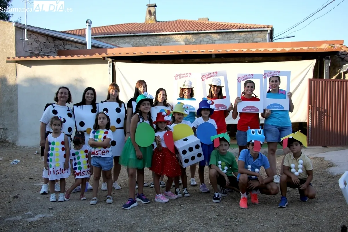 Divertido e imaginativo desfile de carrozas en Ciperéz / MARÍA ISABEL SÁNCHEZ