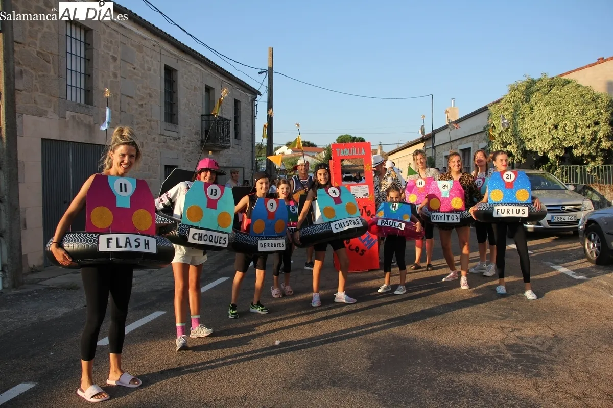 Divertido e imaginativo desfile de carrozas en Ciperéz / MARÍA ISABEL SÁNCHEZ