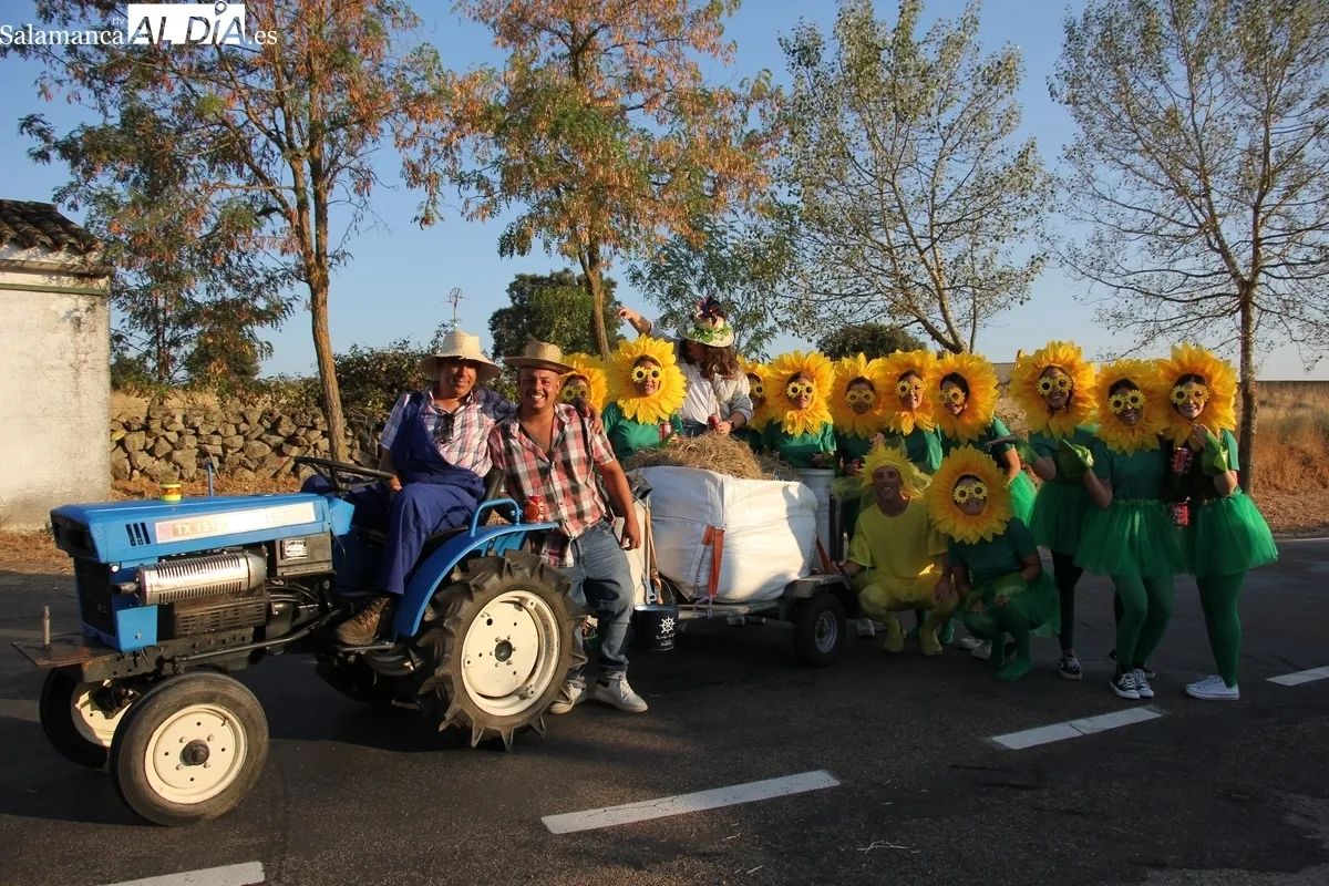 Divertido e imaginativo desfile de carrozas en Ciperéz / MARÍA ISABEL SÁNCHEZ