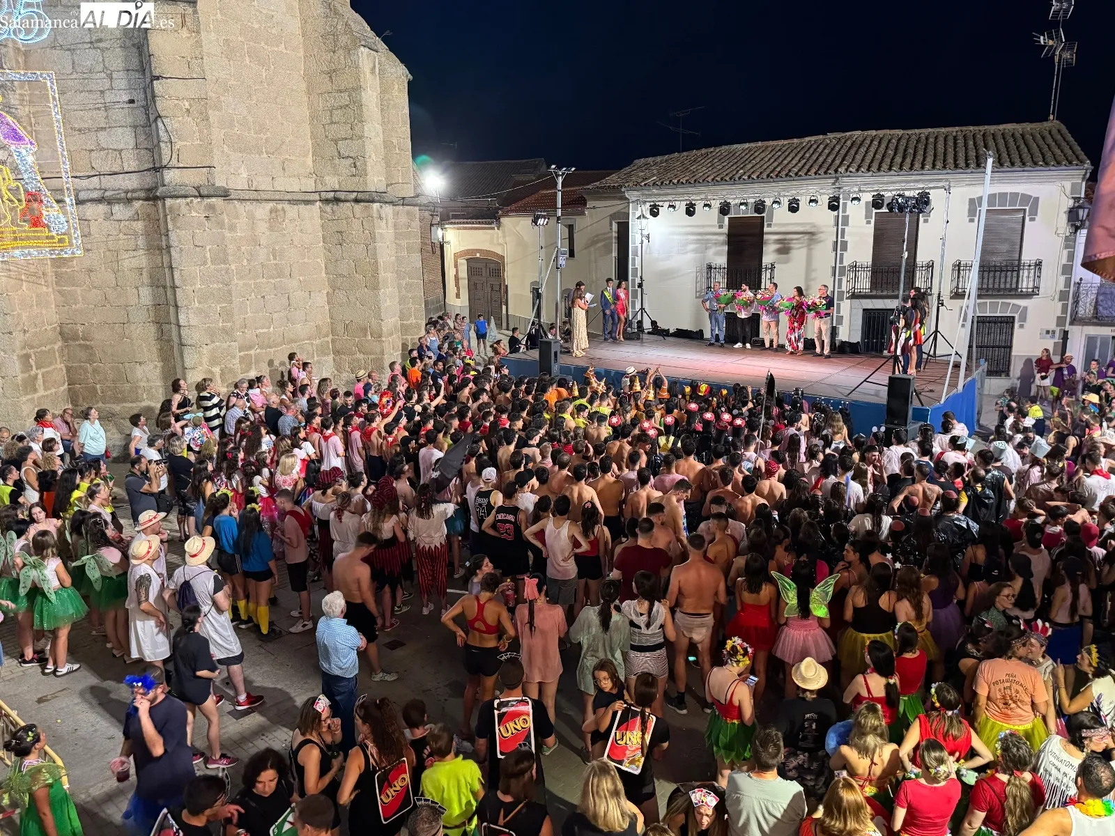 Desfile de peñas en Macotera