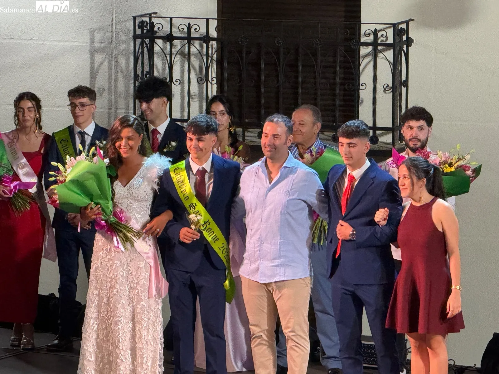 Desfile de peñas en Macotera