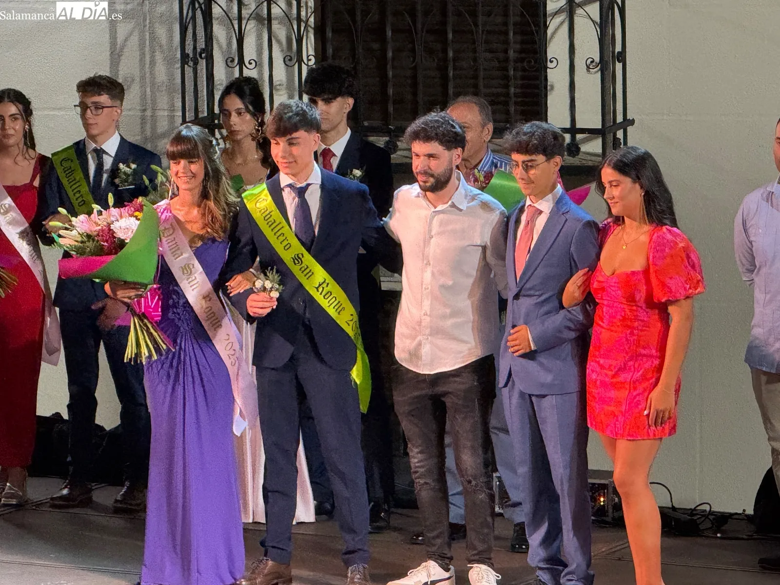 Desfile de peñas en Macotera
