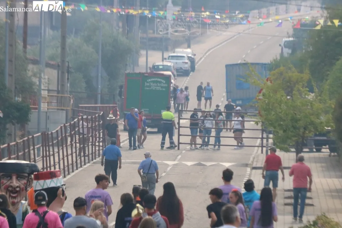 Bonito encierro de Valdeflores en Villarino para despedir las fiestas / CORRAL Y SÁNCHEZ