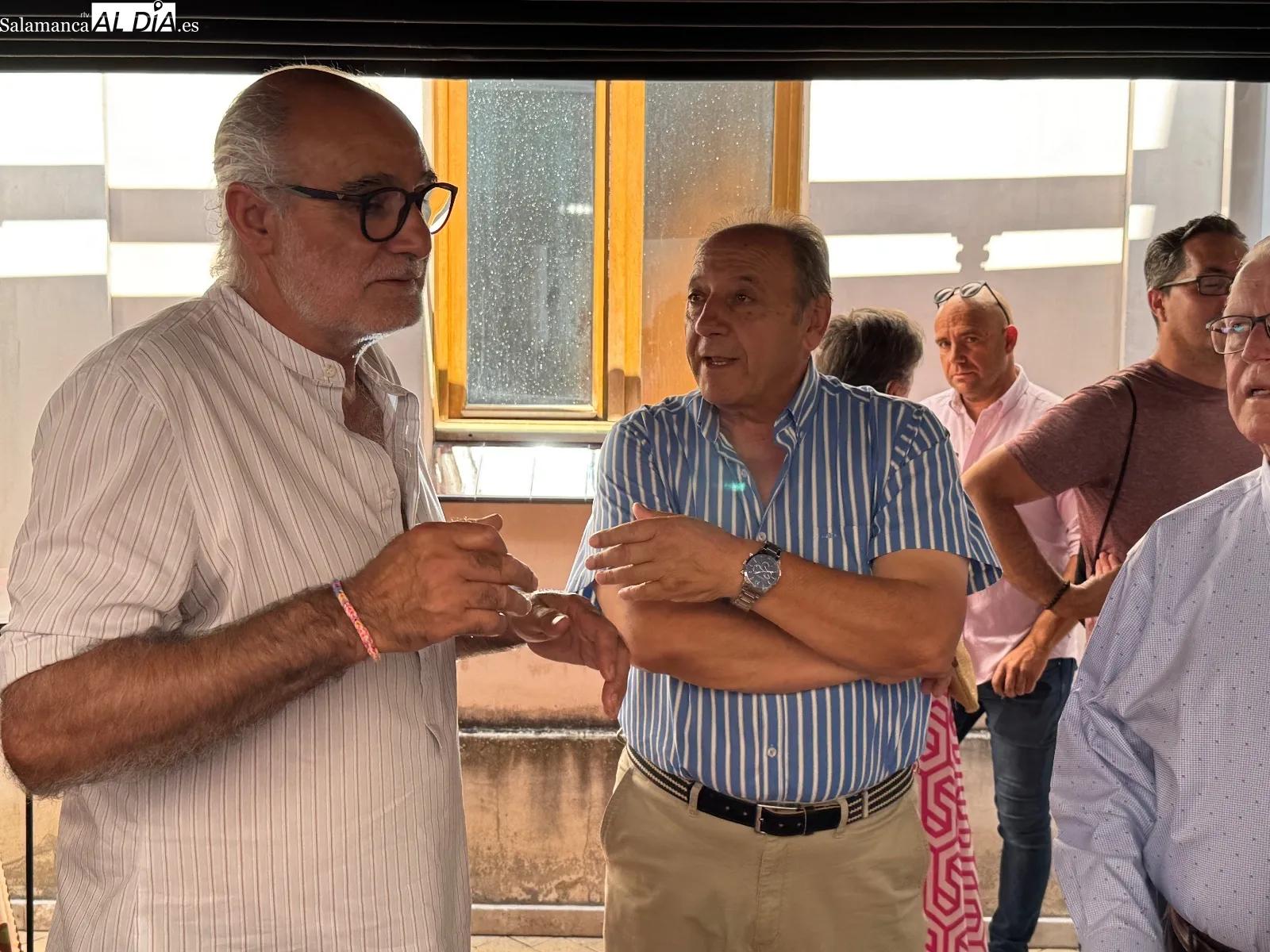 Foto 2 - Brindis con el deseo de unidad entre los pueblos durante el tradicional encuentro de alcaldes y asociaciones de mayores