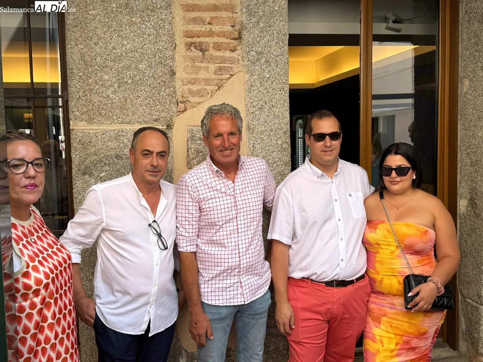 Foto 4 - Brindis con el deseo de unidad entre los pueblos durante el tradicional encuentro de alcaldes y asociaciones de mayores