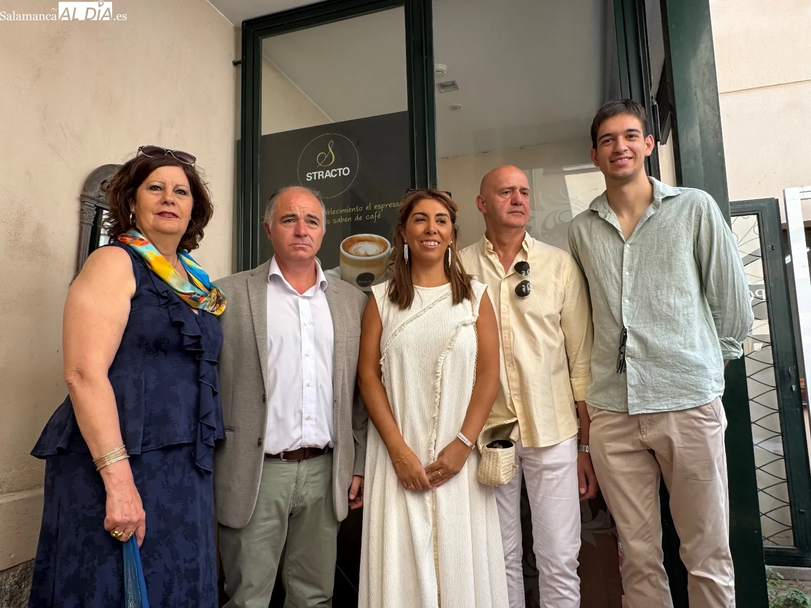 Foto 8 - Brindis con el deseo de unidad entre los pueblos durante el tradicional encuentro de alcaldes y asociaciones de mayores