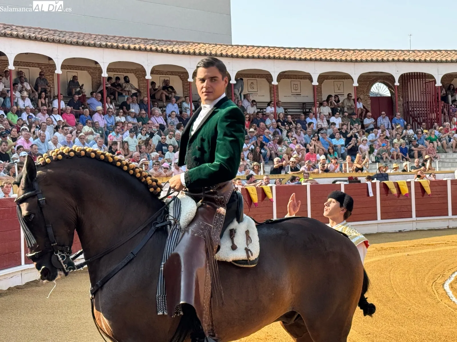 Foto 11 - Ismael Mart&iacute;n corta un rabo en Pe&ntilde;aranda a un toro de vuelta al ruedo en una brillante corrida mixta de las fiestas