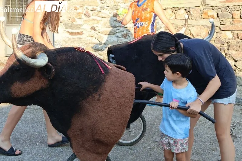 Foto 9 - Gran bingo, encierro infantil y fiesta del agua para terminar el fin de semana en Amatos de Alba