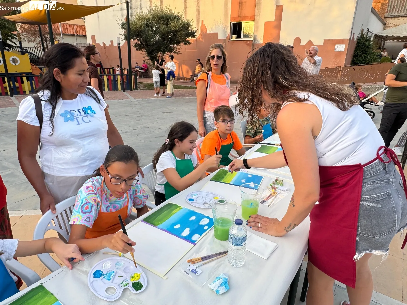 Foto 3 - Decenas de peque&ntilde;os y familias dan rienda suelta a la creatividad con la novedosa actividad festiva &lsquo;Pe&ntilde;aranda Pinta&rsquo;