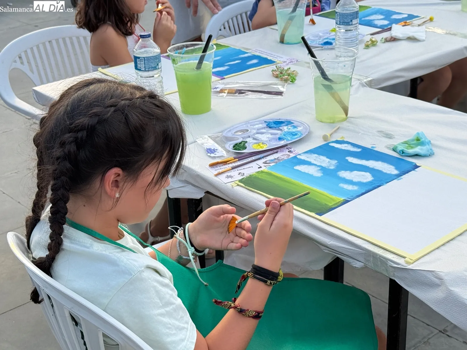 Foto 9 - Decenas de peque&ntilde;os y familias dan rienda suelta a la creatividad con la novedosa actividad festiva &lsquo;Pe&ntilde;aranda Pinta&rsquo;