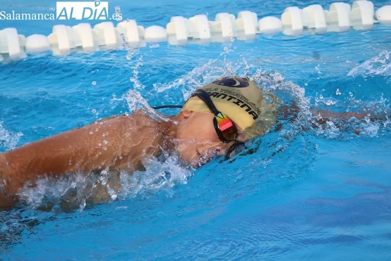 Foto 3 - El XXI Campeonato de Nataci&oacute;n llena de emoci&oacute;n las piscinas municipales