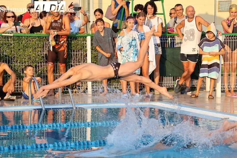 Foto 2 - El XXI Campeonato de Nataci&oacute;n llena de emoci&oacute;n las piscinas municipales
